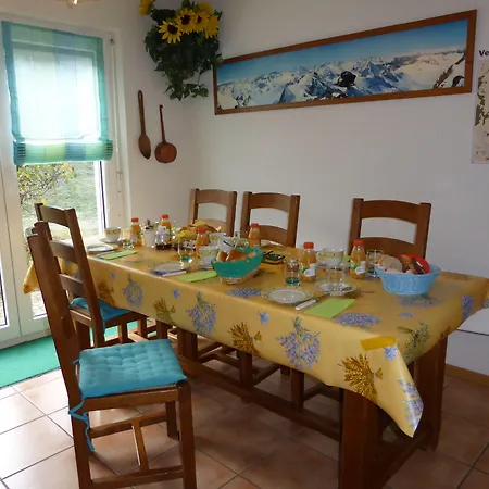 Alojamento de Acomodação e Pequeno-almoço Les Acacias Le Châble