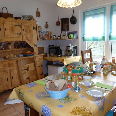 Les Acacias Bed & Breakfast