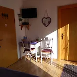 Les Acacias